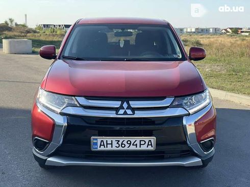 Mitsubishi Outlander 2017 - фото 2