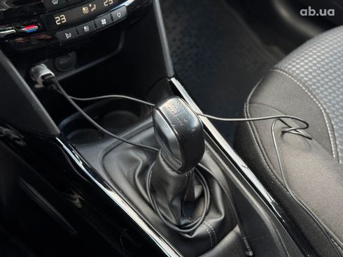 Peugeot 2008 2019 белый - фото 30