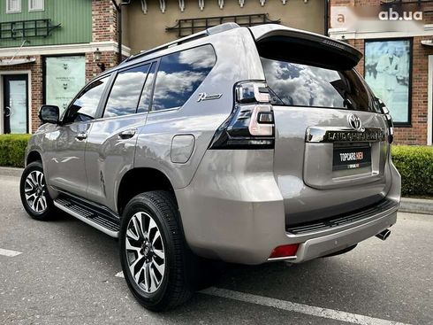 Toyota Land Cruiser Prado 2022 - фото 9