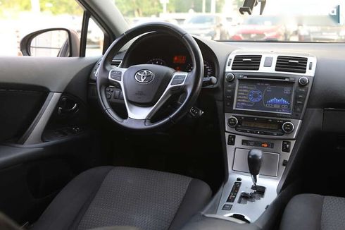 Toyota Avensis 2012 - фото 9