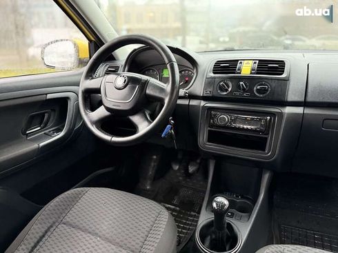 Skoda Fabia 2012 - фото 10