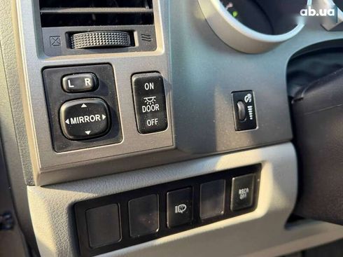 Toyota Sequoia 2014 - фото 19