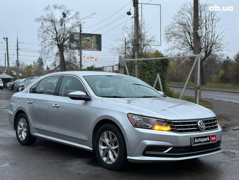 Volkswagen Passat 2016 серый - фото 3