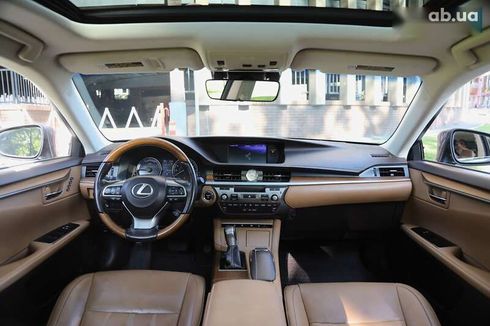 Lexus ES 2018 - фото 13