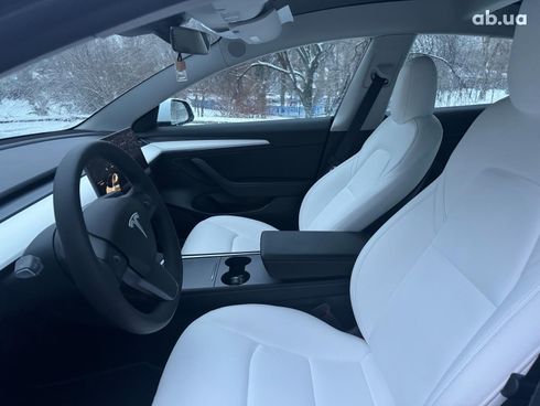 Tesla Model 3 2021 белый - фото 15