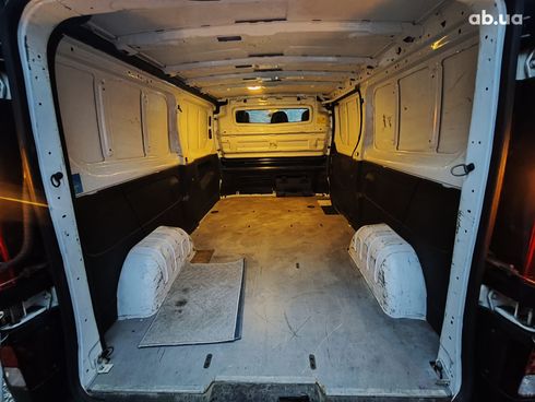 Opel Vivaro 2017 белый - фото 18