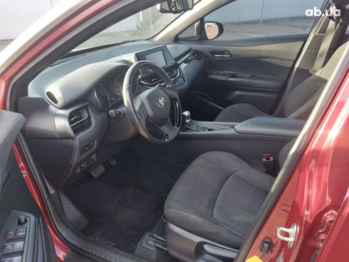 Toyota C-HR 2018 красный - фото 4