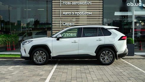 Toyota RAV4 2023 - фото 2