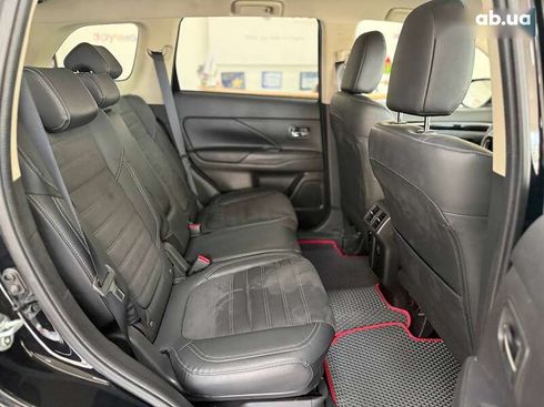 Mitsubishi Outlander 2020 - фото 17