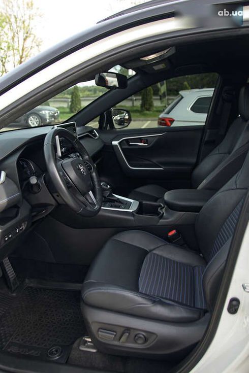 Toyota RAV4 2022 - фото 25