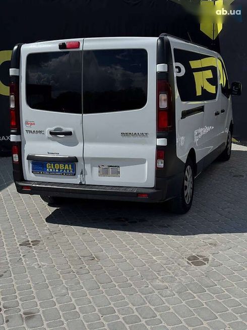 Renault Trafic 2015 - фото 20
