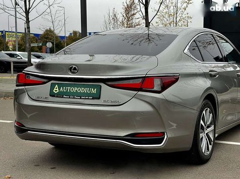 Lexus ES 2020 - фото 20