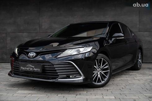 Toyota Camry 2021 - фото 2