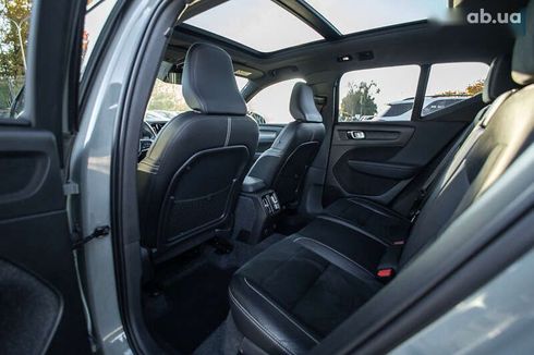 Volvo XC40 2021 - фото 17