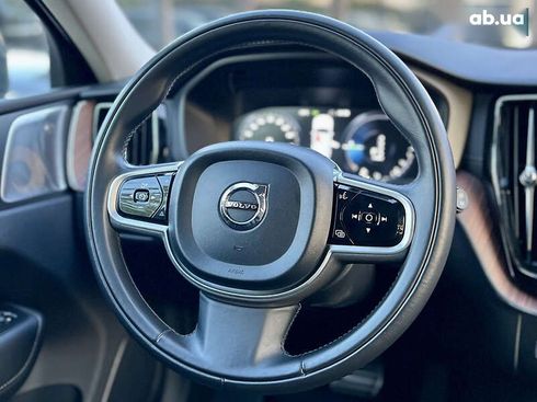 Volvo XC60 2019 - фото 26