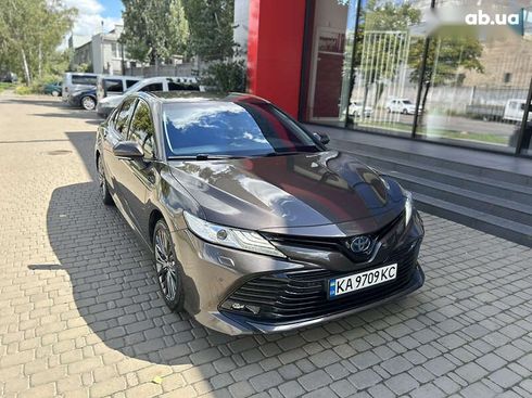 Toyota Camry 2020 - фото 3