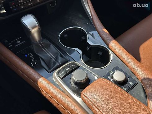 Lexus RX 2018 - фото 30