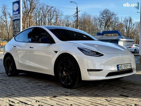 Tesla Model Y 2022 - фото 11