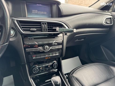 Infiniti QX30 2017 белый - фото 27