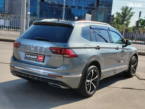 Volkswagen Tiguan 2020 серый - фото 14