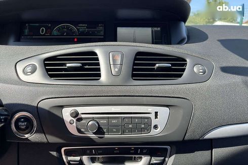Renault Scenic 2015 - фото 15