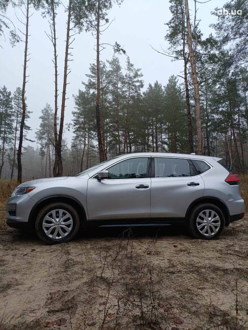 Nissan Rogue 2017 серебристый - фото 5
