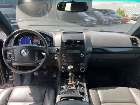 Volkswagen Touareg 2008 черный - фото 27