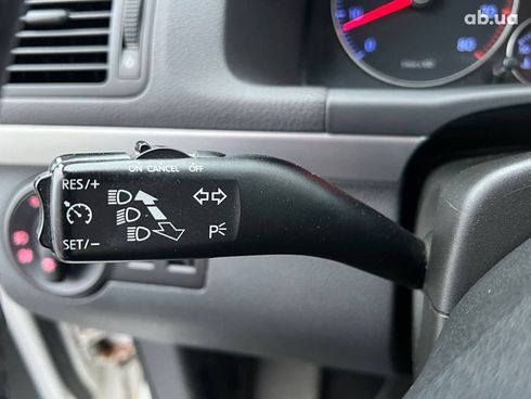 Volkswagen Touran 2009 белый - фото 26