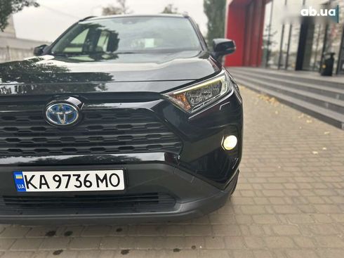 Toyota RAV4 2020 - фото 10