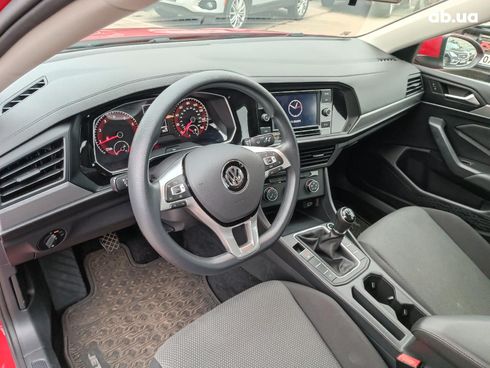 Volkswagen Jetta 2019 красный - фото 18