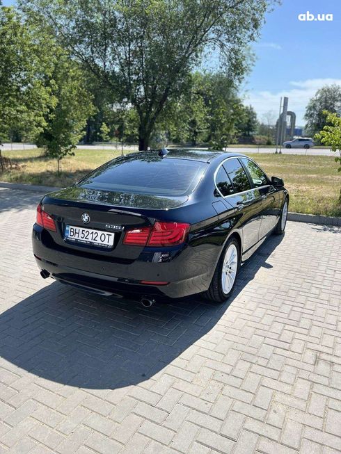 BMW 5 серия 2012 черный - фото 2