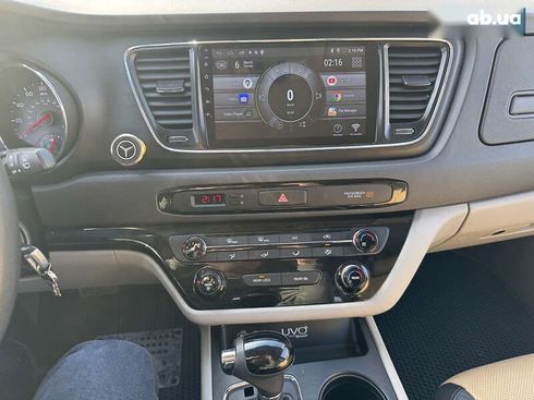 Kia Sedona 2015 - фото 24