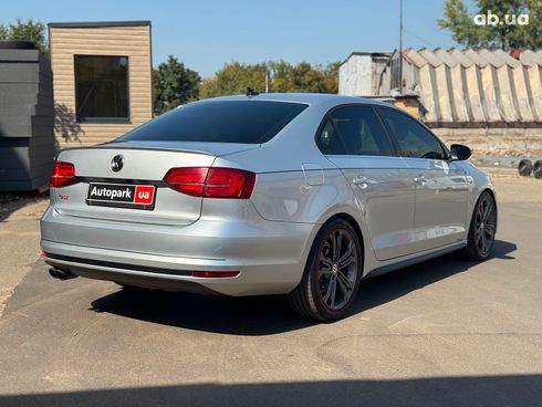 Volkswagen Jetta 2015 серый - фото 10