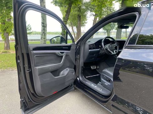 Volkswagen Touareg 2019 - фото 26