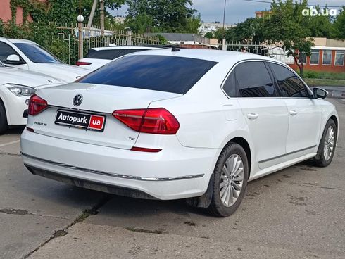 Volkswagen Passat 2015 белый - фото 8