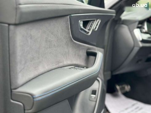 Audi RS Q8 2025 - фото 15