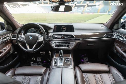 BMW 7 серия 2017 - фото 18