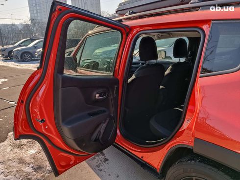 Jeep Renegade 2019 оранжевый - фото 28