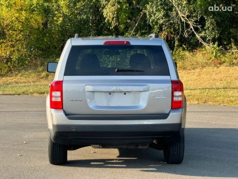 Jeep Patriot 2016 серебристый - фото 6