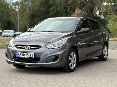 Hyundai Accent 2013 - фото 2