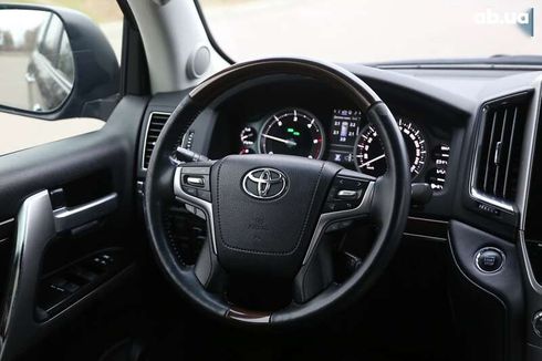 Toyota Land Cruiser 2017 - фото 14