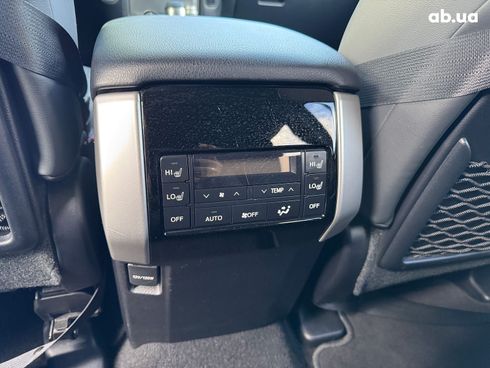 Toyota Land Cruiser Prado 2020 белый - фото 18