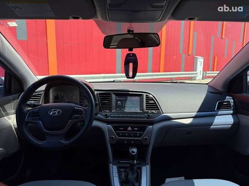 Hyundai Elantra 2016 - фото 13
