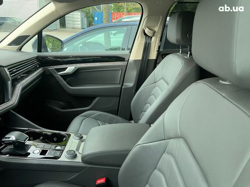 Volkswagen Touareg 2022 - фото 13