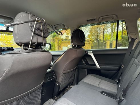 Toyota Land Cruiser Prado 2018 черный - фото 23