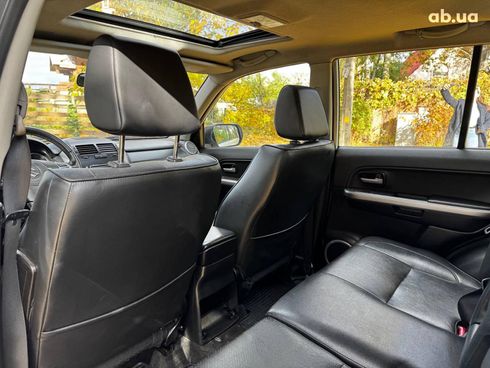 Suzuki Grand Vitara 2010 белый - фото 22