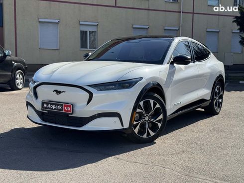 Ford Mustang Mach-E 2021 белый - фото 2