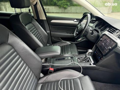 Volkswagen Passat 2015 серый - фото 6
