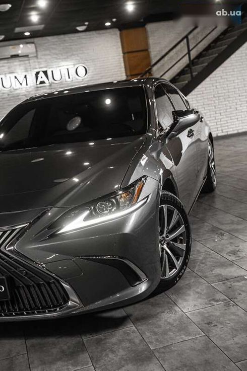 Lexus ES 2019 - фото 12