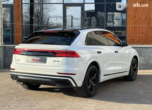 Audi Q8 2021 - фото 7